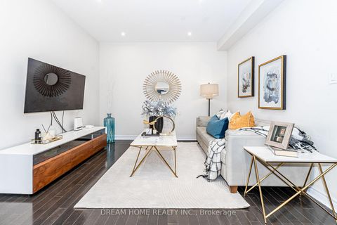 Photo 7 at 11 Homer Crescent, Rural Aurora, Aurora