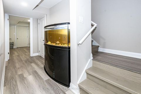 Photo 31 at 11 Homer Crescent, Rural Aurora, Aurora