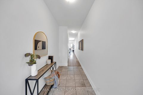 Photo 4 at 48 Barnyard Trail, Rural Barrie Southeast, Barrie