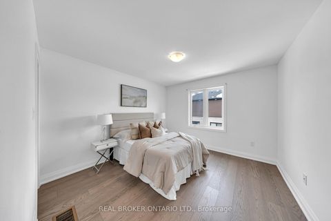 Photo 33 at 48 Barnyard Trail, Rural Barrie Southeast, Barrie