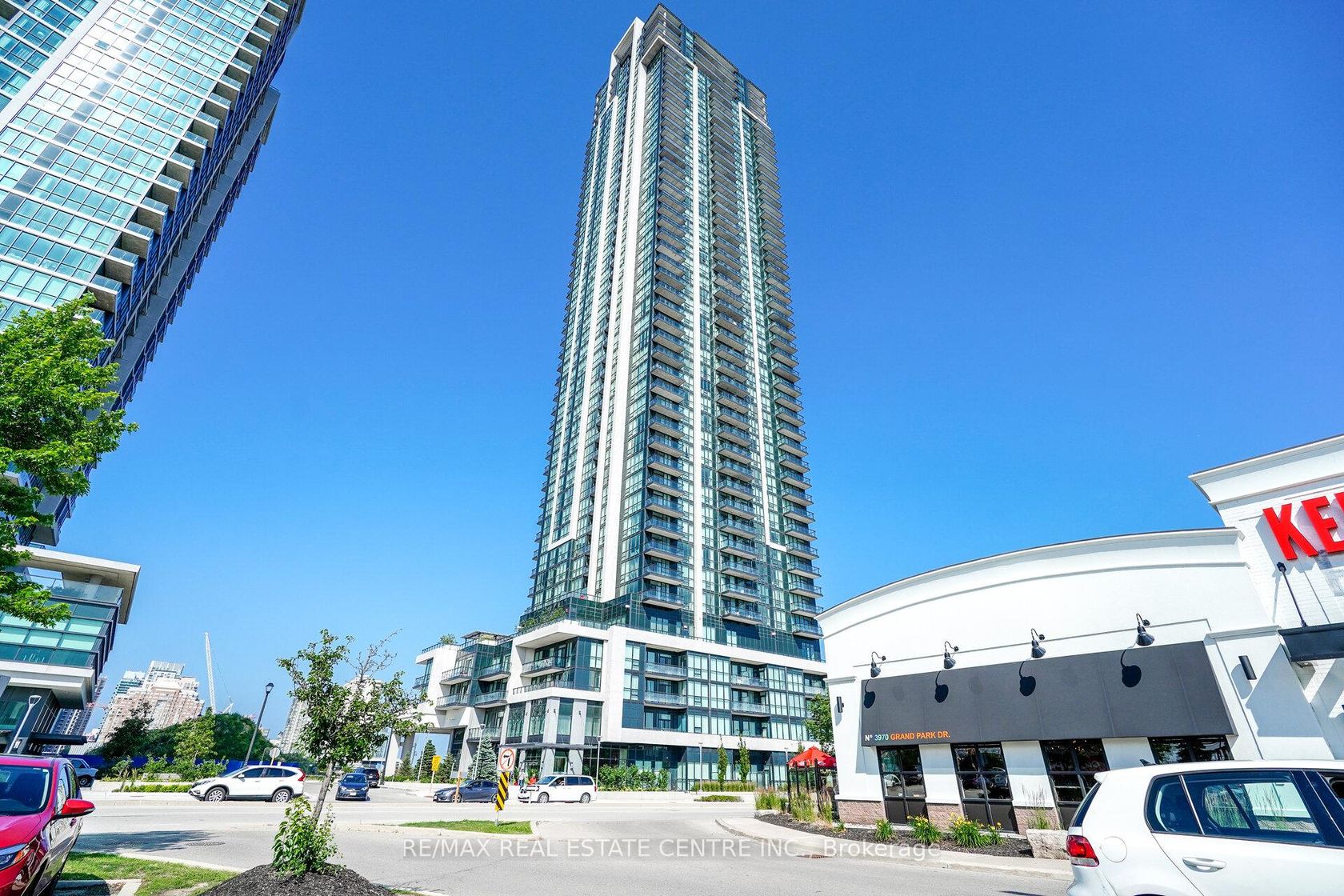 2910 - 3975 Grand Park Drive, City Centre, Mississauga by Loree Meneguzzi Real Estate 2910 - 3975 Grand Park Drive, City Centre, Mississauga