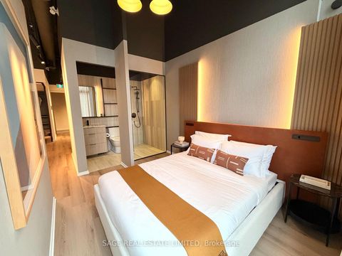 Photo 14 at 112 - 8 Temple Avenue, South Parkdale, Toronto