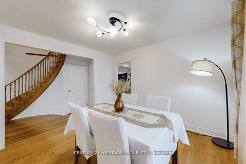 Photo 9 at 178 Waratah Avenue, Leslie Valley, Newmarket