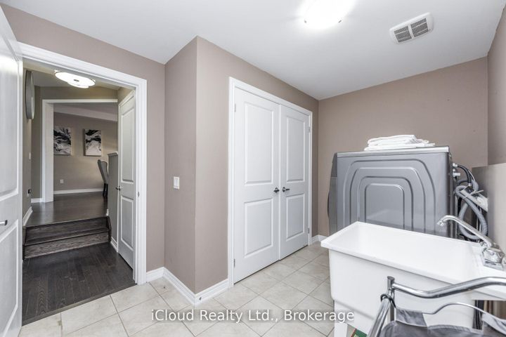 Photo 7 at 60 Valleyway Drive, Credit Valley, Brampton