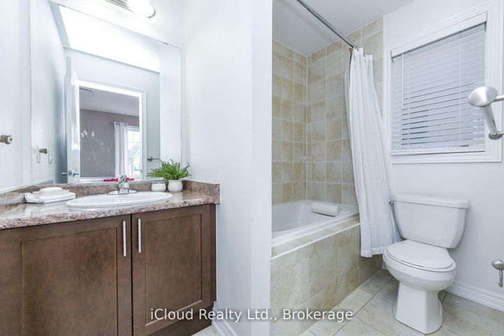 Photo 18 at 60 Valleyway Drive, Credit Valley, Brampton