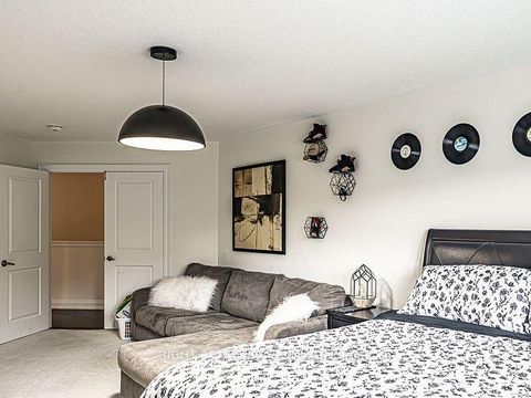 Photo 11 at 37 Muirfield Drive, Holly, Barrie
