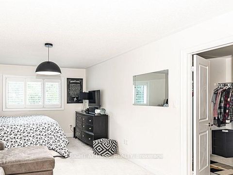 Photo 12 at 37 Muirfield Drive, Holly, Barrie