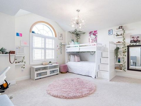 Photo 14 at 37 Muirfield Drive, Holly, Barrie