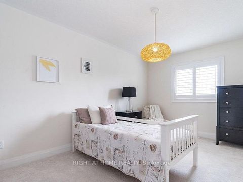Photo 16 at 37 Muirfield Drive, Holly, Barrie