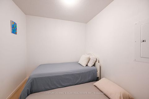 Photo 4 at 601 - 33 Singer Court, Bayview Village, Toronto