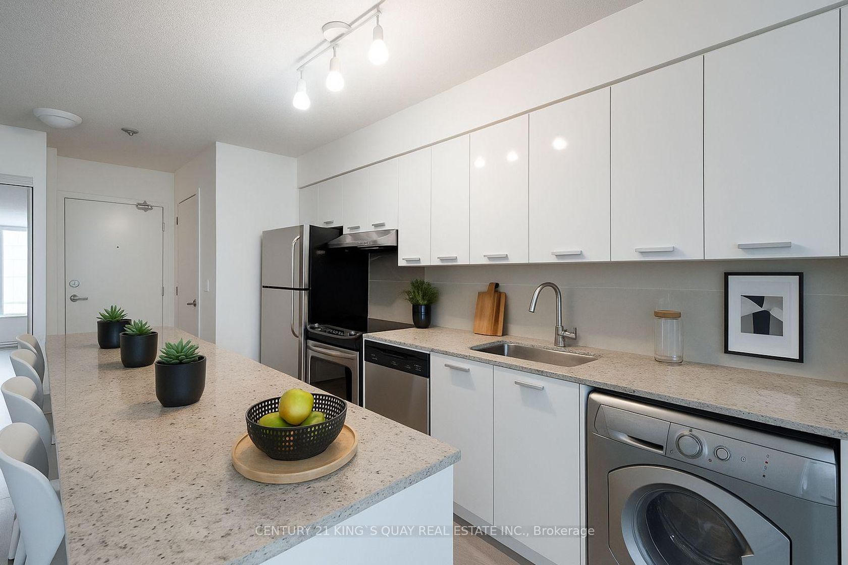 601 - 33 Singer Court, Bayview Village, Toronto photo number 2