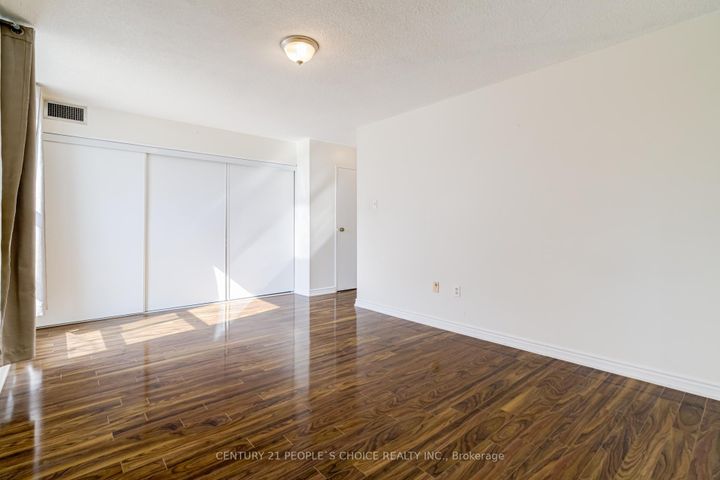 Photo 15 at 202 - 4 Kings Cross Road, Queen Street Corridor, Brampton