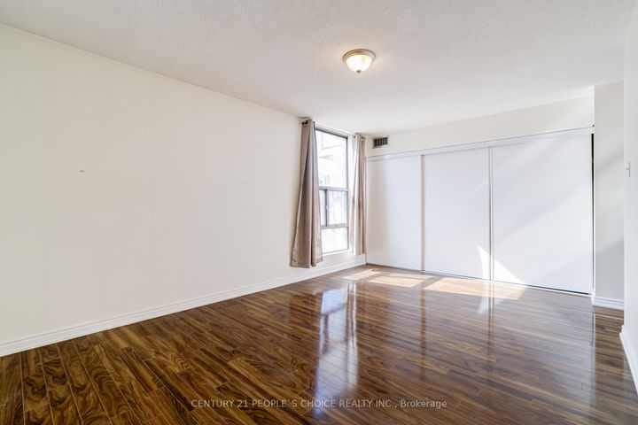 Photo 16 at 202 - 4 Kings Cross Road, Queen Street Corridor, Brampton