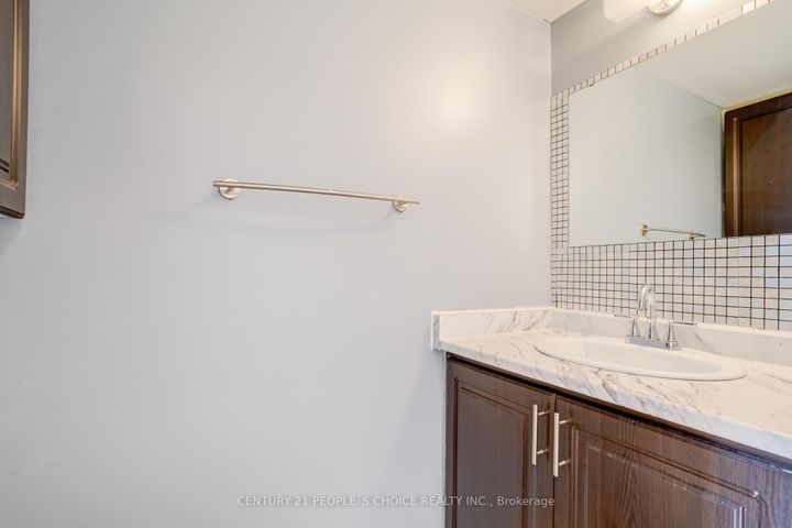 Photo 17 at 202 - 4 Kings Cross Road, Queen Street Corridor, Brampton