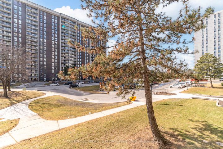 Photo 26 at 202 - 4 Kings Cross Road, Queen Street Corridor, Brampton