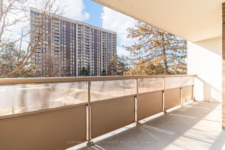 Photo 29 at 202 - 4 Kings Cross Road, Queen Street Corridor, Brampton