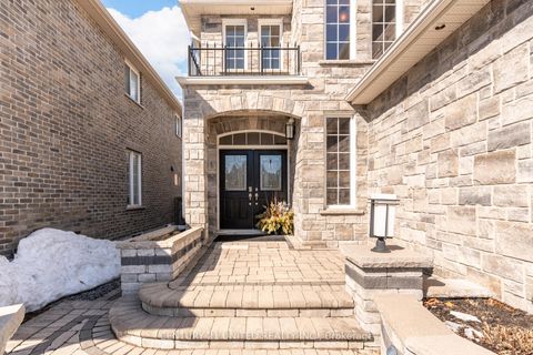 Photo 3 at 36 Auburn Court, Ardagh, Barrie