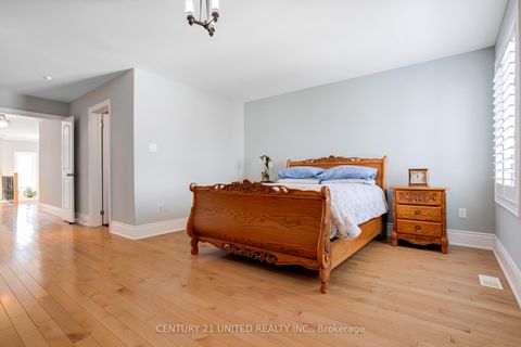 Photo 18 at 36 Auburn Court, Ardagh, Barrie