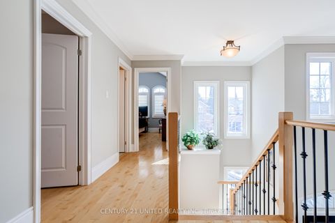 Photo 24 at 36 Auburn Court, Ardagh, Barrie