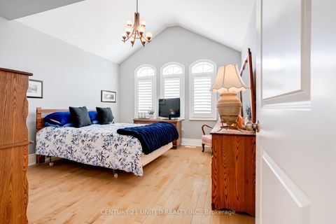 Photo 26 at 36 Auburn Court, Ardagh, Barrie