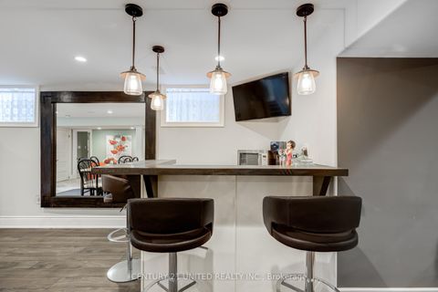 Photo 33 at 36 Auburn Court, Ardagh, Barrie