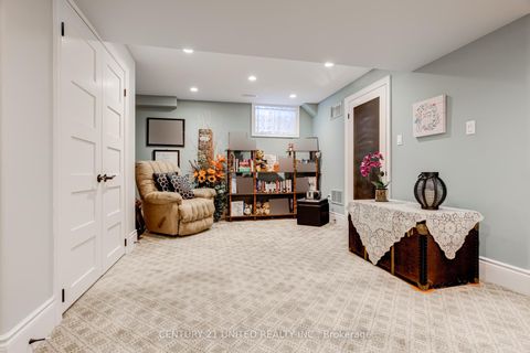 Photo 34 at 36 Auburn Court, Ardagh, Barrie