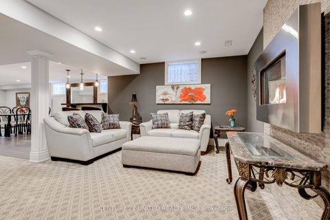 Photo 38 at 36 Auburn Court, Ardagh, Barrie