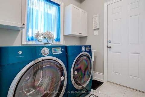 Photo 42 at 36 Auburn Court, Ardagh, Barrie