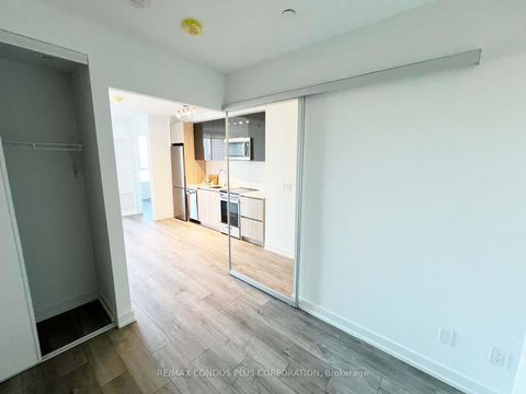 Photo 5 at 619 - 3100 Keele Street, CFB, Toronto