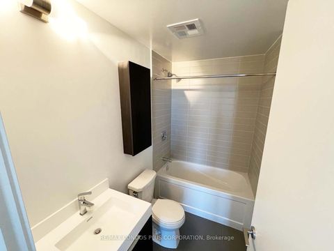 Photo 8 at 619 - 3100 Keele Street, CFB, Toronto