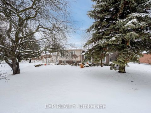 Photo 4 at 28 Lakeland Crescent, Oak Ridges Lake Wilcox, Richmond Hill
