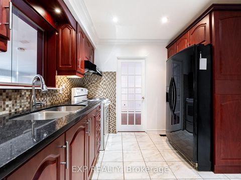 Photo 15 at 28 Lakeland Crescent, Oak Ridges Lake Wilcox, Richmond Hill