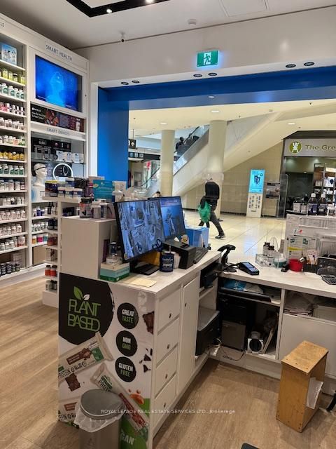 Photo 3 at D103 - 1 Dundas Street W, Bay Street Corridor, Toronto