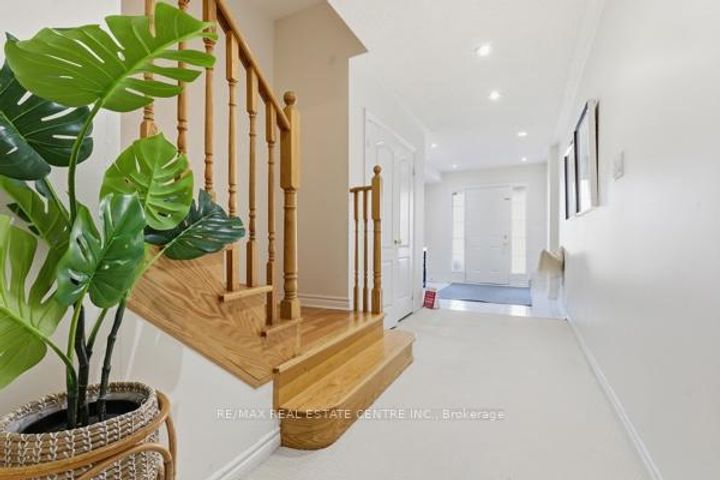 Photo 5 at 1577 Bruny Avenue, Duffin Heights, Pickering