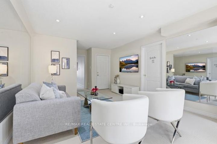 Photo 7 at 1577 Bruny Avenue, Duffin Heights, Pickering