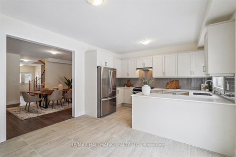 Photo 17 at 21 La Reine Avenue, Oak Ridges, Richmond Hill