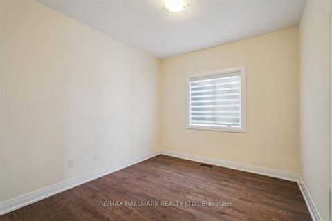 Photo 32 at 21 La Reine Avenue, Oak Ridges, Richmond Hill