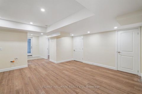 Photo 39 at 21 La Reine Avenue, Oak Ridges, Richmond Hill