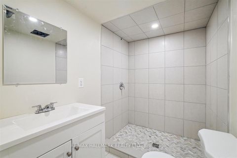 Photo 42 at 21 La Reine Avenue, Oak Ridges, Richmond Hill