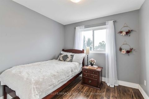 Photo 15 at 37 Banner Crescent, South West, Ajax