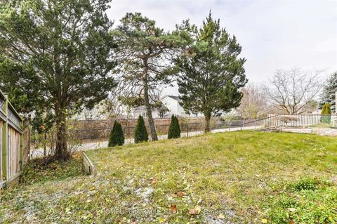 Photo 24 at 37 Banner Crescent, South West, Ajax