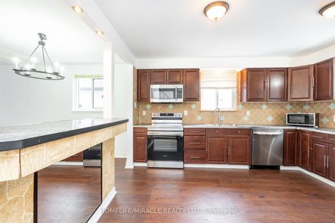 Photo 31 at 37 Banner Crescent, South West, Ajax