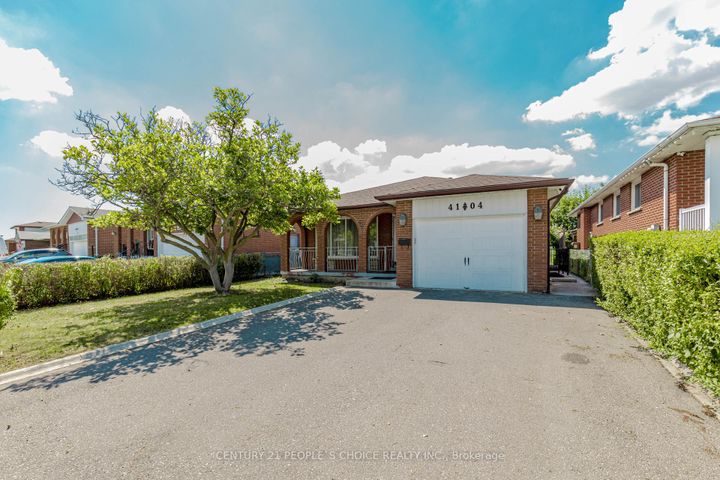Photo 1 at 4104 Brandon Gate, Malton, Mississauga