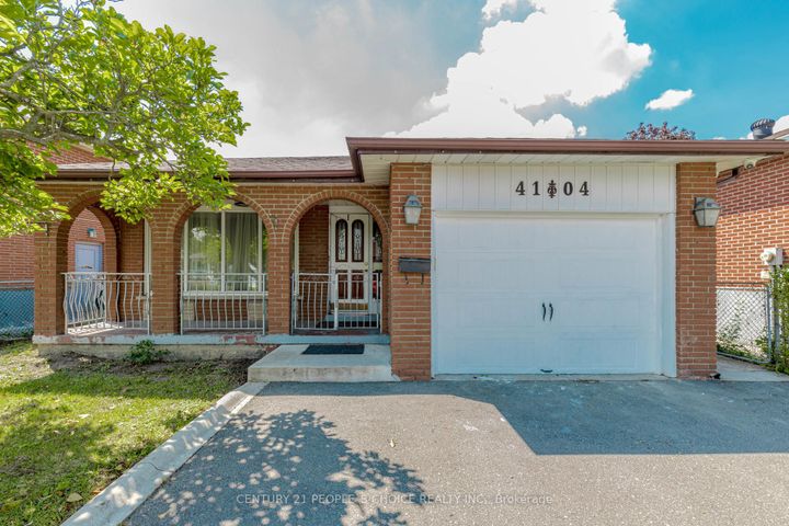 Photo 2 at 4104 Brandon Gate, Malton, Mississauga