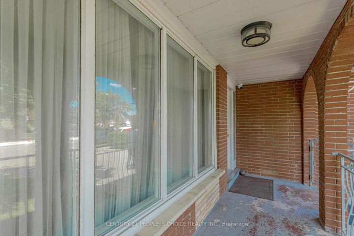 Photo 3 at 4104 Brandon Gate, Malton, Mississauga