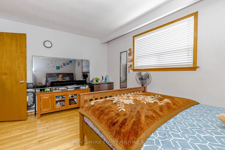 Photo 25 at 4104 Brandon Gate, Malton, Mississauga