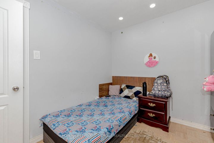 Photo 32 at 4104 Brandon Gate, Malton, Mississauga