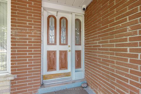 Photo 5 at 4104 Brandon Gate, Malton, Mississauga