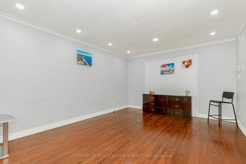 Photo 8 at 4104 Brandon Gate, Malton, Mississauga