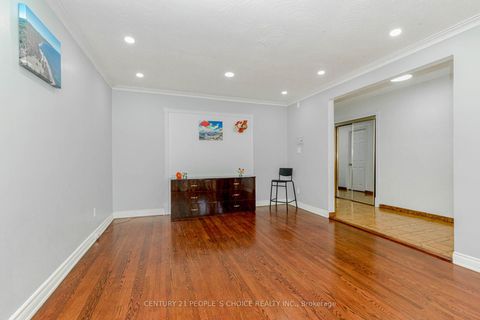 Photo 9 at 4104 Brandon Gate, Malton, Mississauga